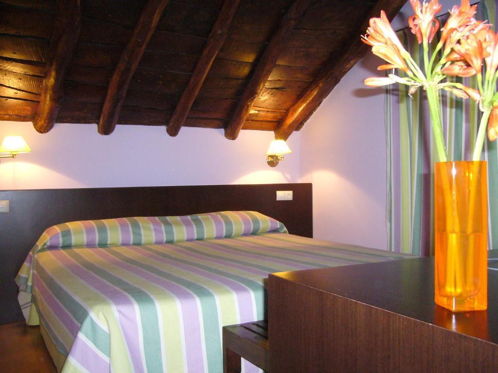 Hotel Rural Casa Roja Cadavedo Oda fotoğraf
